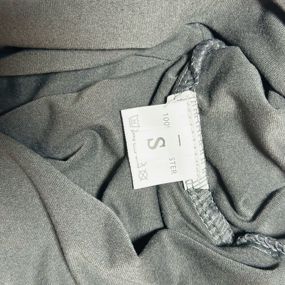 Stylish Gray T-Shirt - Picture 3 of 6